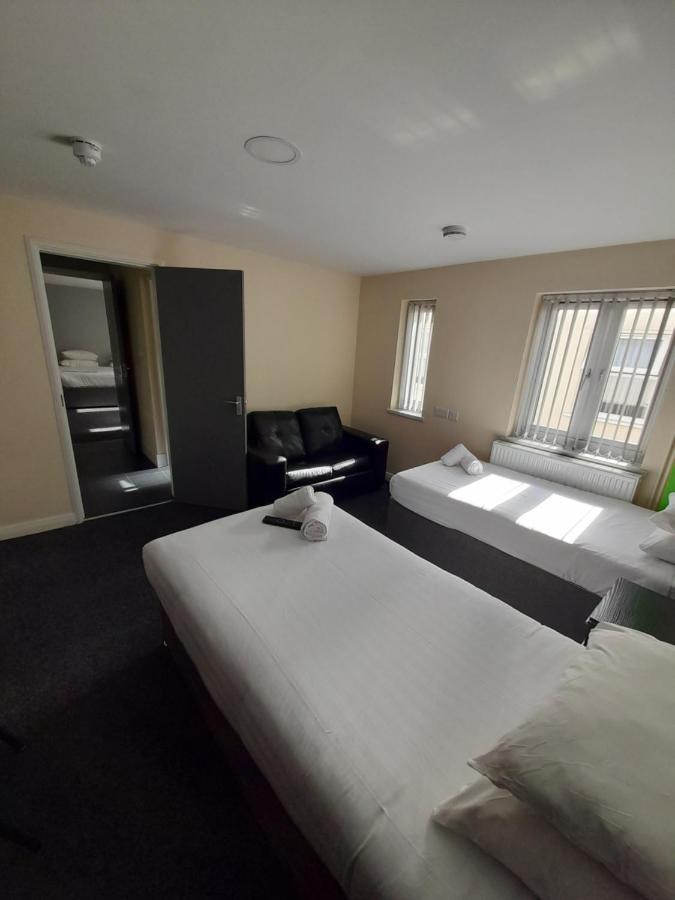 Lymedale Suites Studios & Aparthotel In Newcastle Under Lyme & Stoke Екстер'єр фото