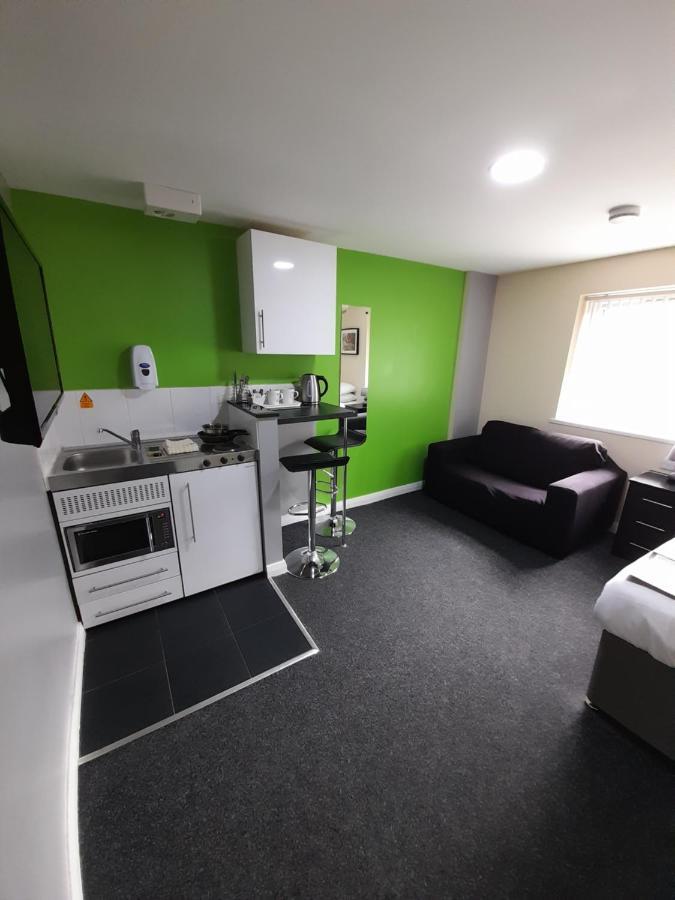 Lymedale Suites Studios & Aparthotel In Newcastle Under Lyme & Stoke Екстер'єр фото