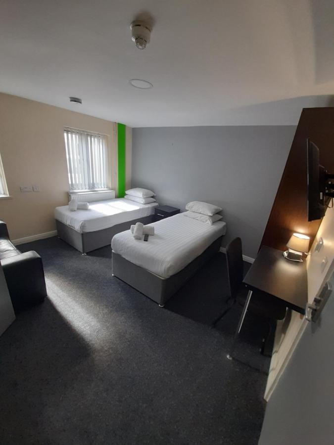 Lymedale Suites Studios & Aparthotel In Newcastle Under Lyme & Stoke Екстер'єр фото