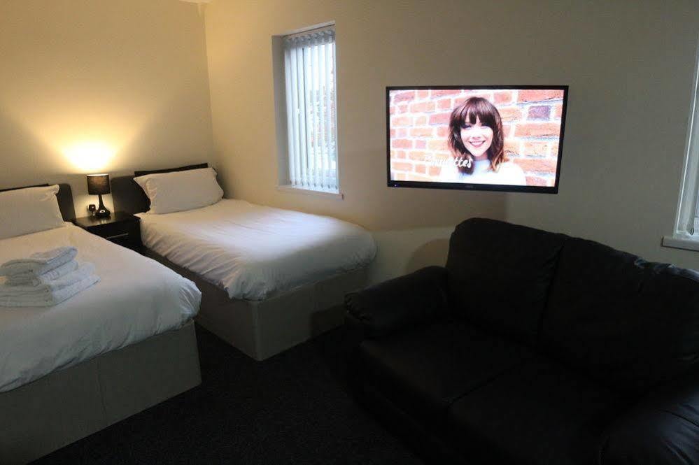 Lymedale Suites Studios & Aparthotel In Newcastle Under Lyme & Stoke Екстер'єр фото